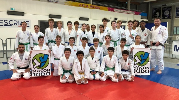Groupe Elite le 12 avril 2025 à Mâcon